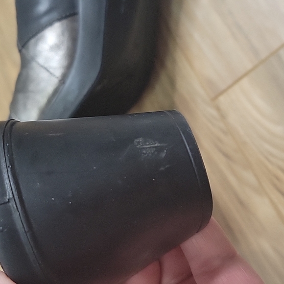 Romika Two Toned Metallic Leather Clogs - Picture 16 of 16